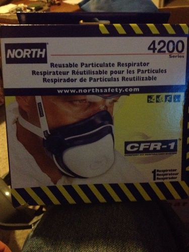 North Safety CFR-1 Reusable Particulate Respirator Mask : Medium