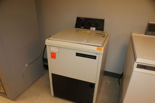 Iec cr-6000 refridgerated centrifuge w/ 219 rotor. 120v sin  powers on and spins for sale