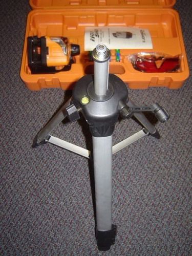 Johnson level &amp; tool manual rotary laser level kit 40-0917 for sale