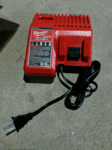 Milwaukee M12 M18 Battery Charger 48-59-1812 new never used