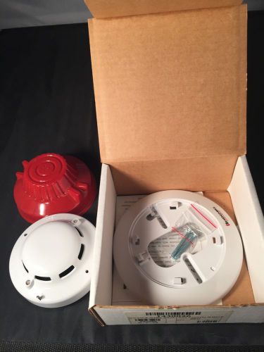 Fire Alarm Smoke Detector, 12/24 VDC, Photoelectric. Hochiki #SLR-835B-2W.