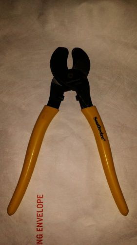 SOUTHWIRE 9&#034; HIGH LEVERAGE CABLE CUTTER CCP9D NEW Free Shipping