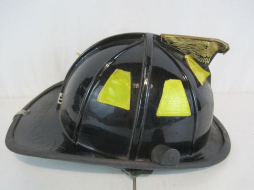 Cairns Firefighter Black Helmet Turnout Bunker Gear Model 1010 with Eagle (H537)