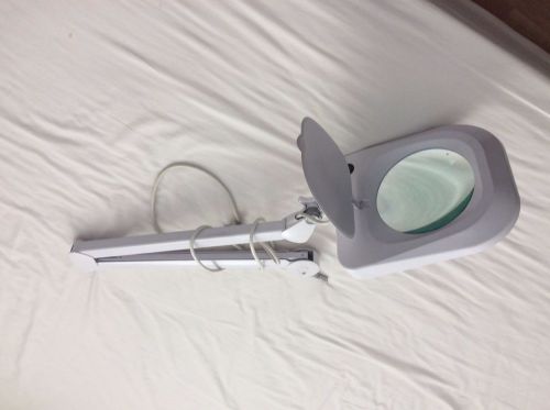 Scienscope ML5-5D-LED LED Magnifier with 5-Diopter
