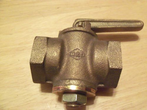 LARGE BRASS VALVE WITH BRASS LEVER.