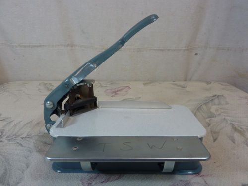 Lassco Wizer Model 20 CorneRounder Corner Rounder Paper Cutter with 3/8&#034; Die
