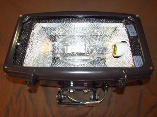 Commercial industrial floodlight lithonia lighting tfr 400m new with new bulb for sale