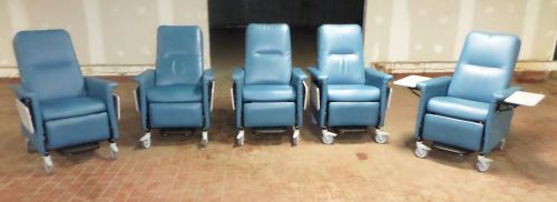 CHAMPION PATIENT Recliner Transport Dialysis Treatment Therapy Chair Blue