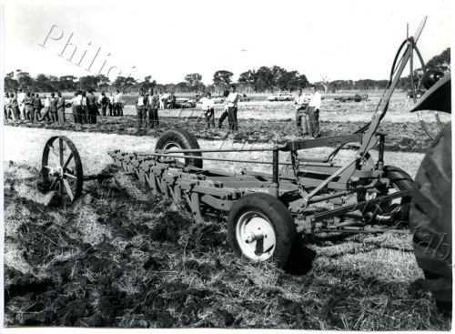 1960&#039;S ADV PHOTO NEW PLOUGH EAST BROS FARM MACHINERY MALLALA SA A64
