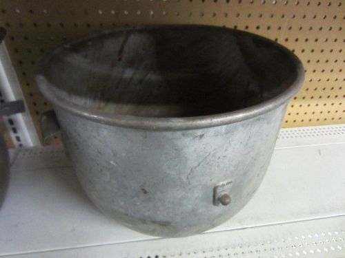Aluminum Commercial Mixing Bowl - (20qt?) - MUST SELL! SEND ANY ANY OFFER!