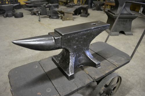 Near mint 125 lb. swedish sisco solid cast steel blacksmith anvil forge iron for sale