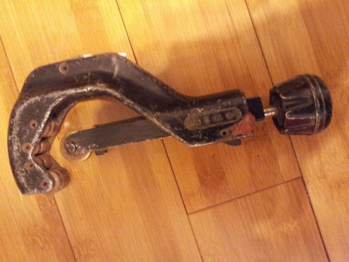 TUBING CUTTER 5/8 TO 25/8 MADE IN THE U.S.A.,