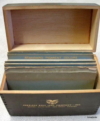 Vintage Peerless Roll Leaf Company, Inc.color chart in original wooden box -L@@K