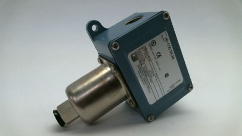 United Electric Controls Company J6-156 9536 3-100 PSI 15A 480VAC Max Pressure