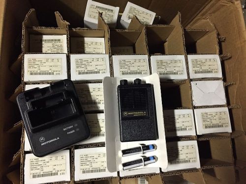 Lot of 22 Motorola Director II SV Pagers w/ chargers NEW unused 460.275