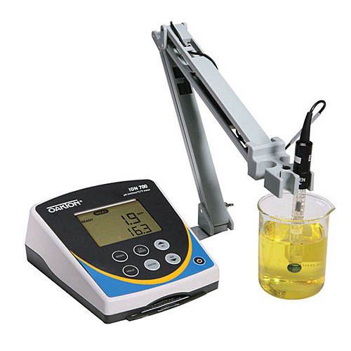 Oakton WD-35419-27 Ion 700 pH/Ion/Temp. Meter w/Electrode, Stand, NIST