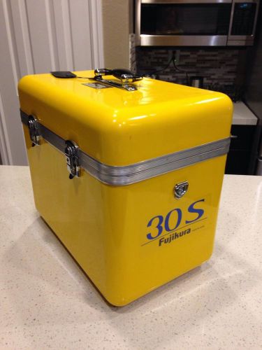 Fujikura arc fusion splicer fsm-30s yellow case  only key included for sale