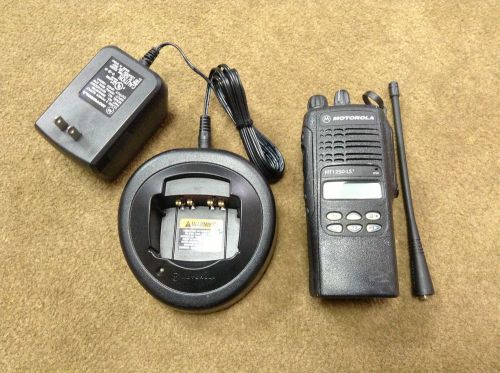 Motorola AAH25SDH9DP5AN HT1250LS+ UHF radio with a charger, new battery, antenna