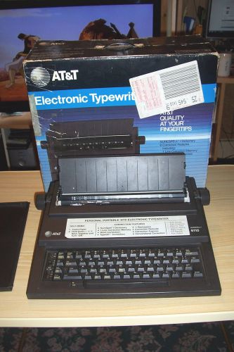 1988 AT &amp; T Electronic Typewriter Personal Portable 6110 - With Sure Spell