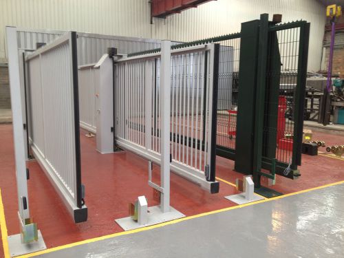 Automatic Sliding Gate 5m, Catergory 3 safety.