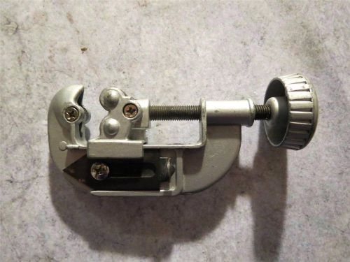 Vintage Generic Hand-Held Pipe Cutter: 1/8&#034; - 1 1/8&#034; 3mm - 28mm NO BLADE