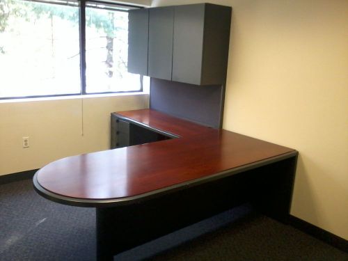 Executive Desk - Work Station - 89&#034; across x 84&#034; deep x 80&#034; h w/attached cabinet