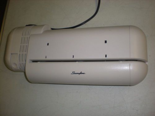 Swingline Model 535 3-Hole Commercial Electric Paper Punch - Tests OK