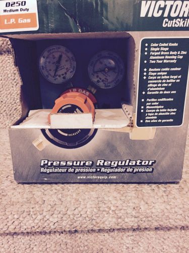 New In Box, Vector L.P. Gas 250 Medium Duty Pressure Regulator Flow Meter
