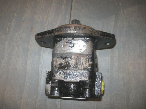 Commercial intertech 326-9111-539 hydraulic motor 7/8&#034; shaft 2 bolt flange for sale