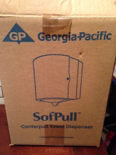 Georgia-Pacific Soft-Pull Centerpull Towel Dispenser 58204 Translucent Smoke