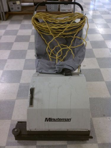 Minuteman Upright carpet sweeper AV747 (for parts) / OO1860