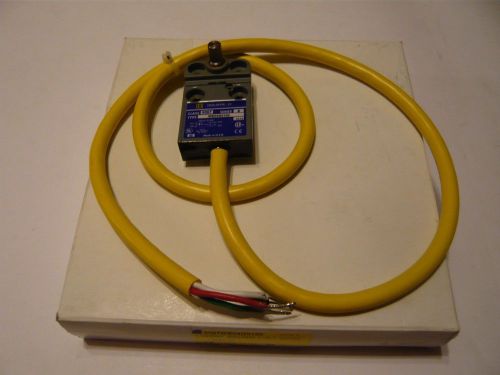 Square D MS04G0100 Class 9007 Compact Enclosed Limit Switch