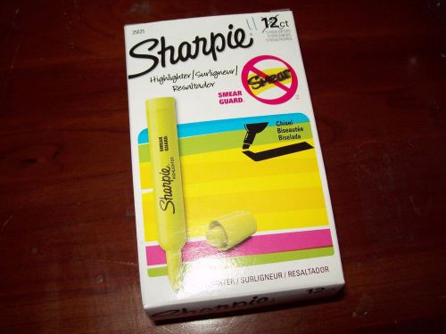 SHARPIE 25025 HIGHLIGHTER MARKER CHISEL POINT SMEAR GUARD YELLOW 11 COUNT