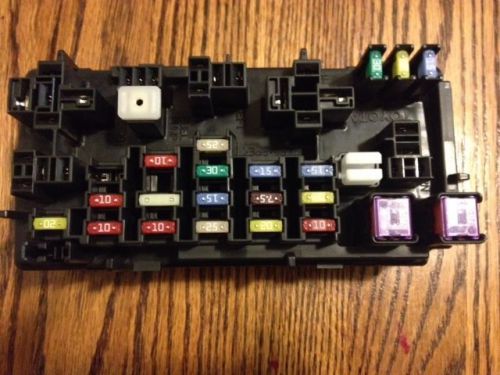 2005 Toyota Sienna Fuse Block Assembly Engine R