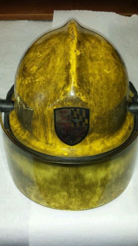 YELLOW CAIRNES &amp; BROTHER N660C FIRE FIGHTER HELMET W/ FACE SHIELD&amp; neck guard