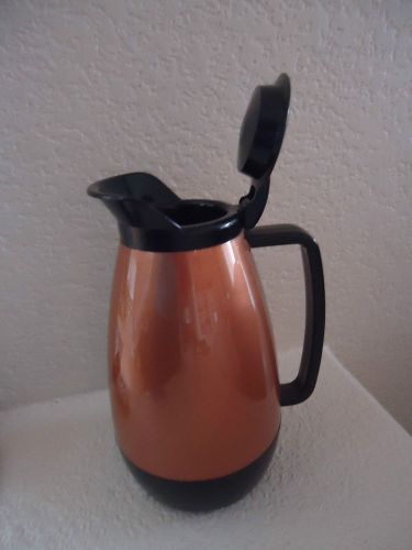 VINTAGE CLASSIC INSULATED CARAFE 32 OUNCE COPPER TONE