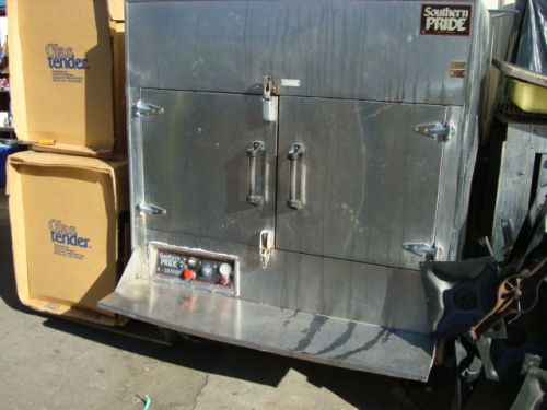 Southern pride spk-700 slse (700 pounds) propane gas / wood fired for sale