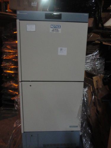 Forma Scientific 3672 Industrial Lab 25x23x47 Dual Chamber Freezer Refrigerator