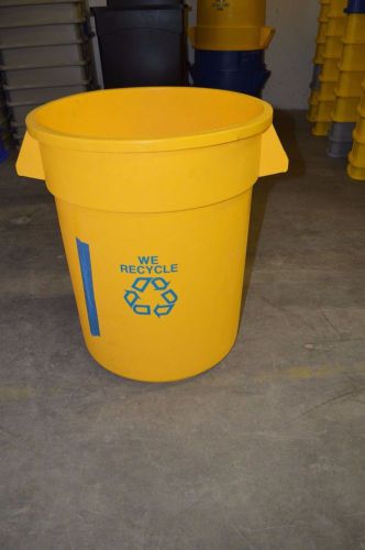 Rubbermaid Round Trash or Recycling Container Yellow 20 gal