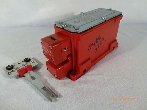 Schmersal elan tkf90 solenoid latching keyed safety interlock 24v dc unused red for sale
