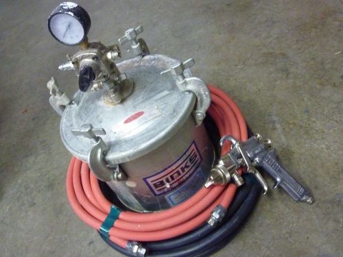 Binks 2.8 professional paint pot  with 2001 spray gun and hoses - full set up for sale