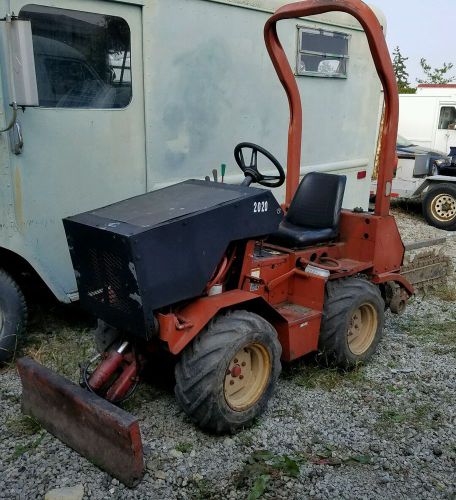 Ditch Witch Model 2020 Trencher With Backfill Blade