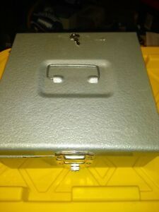 Vintage Metal Versa  Check File Box with  Key 9&#034; Square