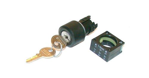 NEW BLACK SIEMENS KEY OPERATED SWITCH MODEL 3SB3000-4AD11 (5 AVAILABLE)