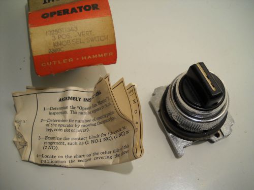 CUTLER HAMMER 10250T1343 SELECTOR SWITCH 3 POSITION SPRING RETURN TO CENTER NOS