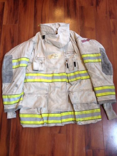 Firefighter Turnout / Bunker Gear Coat Globe G-Extreme 40Cx32L GUC White 2005