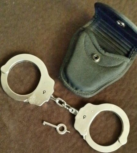 Peerless handcuff