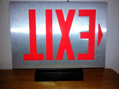 Lithonia Lighting LES1R 120/277 EL N LED Red Exit Sign with Arrow