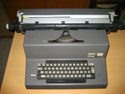 Olivetti Editor 4 macchina per scrivere