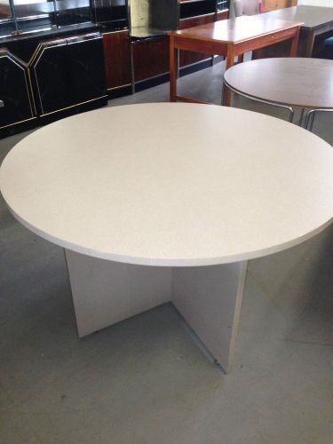 ***ROUND CONFERENCE/CAFETERIA TABLE 48&#034; GRAY COLOR LAMINATE w/ X-BASE***